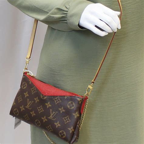 louis vuitton cross bag